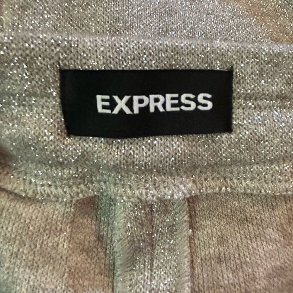 Express pants - Picture 3 of 11